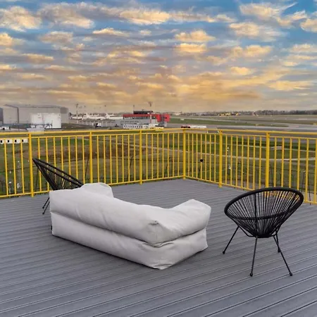 Air Vno Airport Apartment